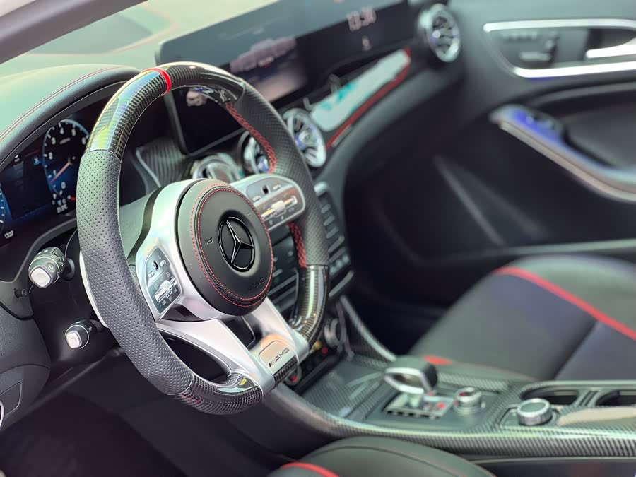 Mercedes-Benz GLA AMG 2016 صورة سيارة #5