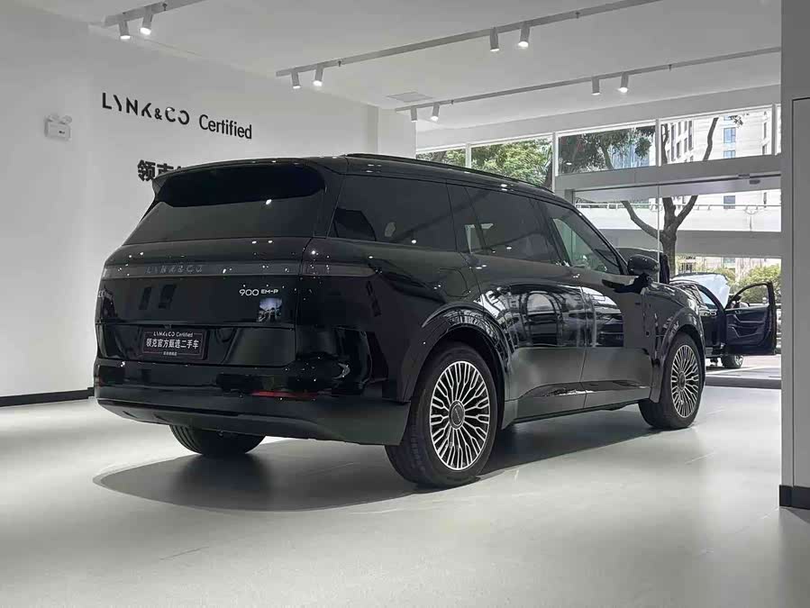 Lynk & Co 900 2025 car image #5