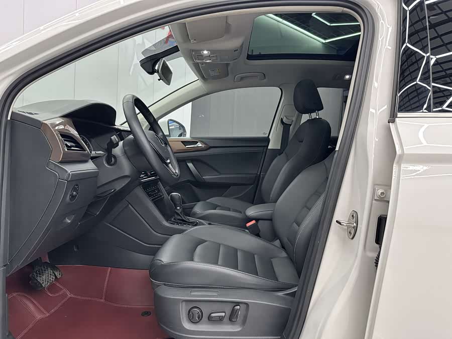 Volkswagen Tharu 2021 car image #5