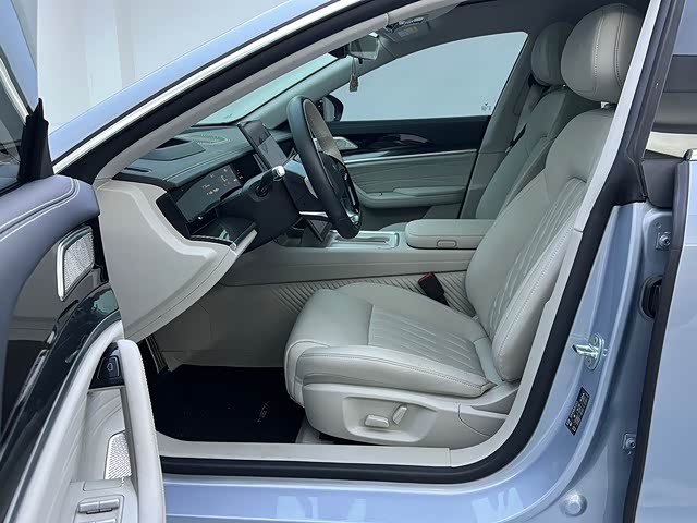 哪吒汽车 哪吒S猎装 2025 汽车图片 #5