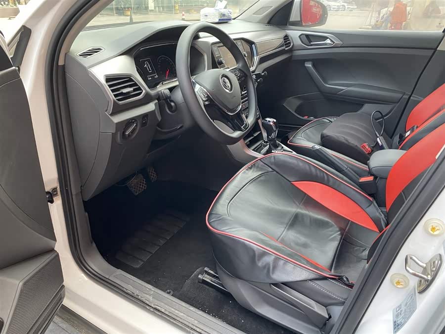 Volkswagen T-Cross 2019 car image #5