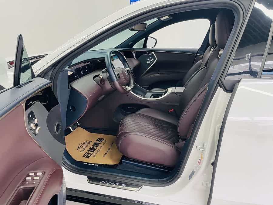 Avatr 11 2023 car image #5