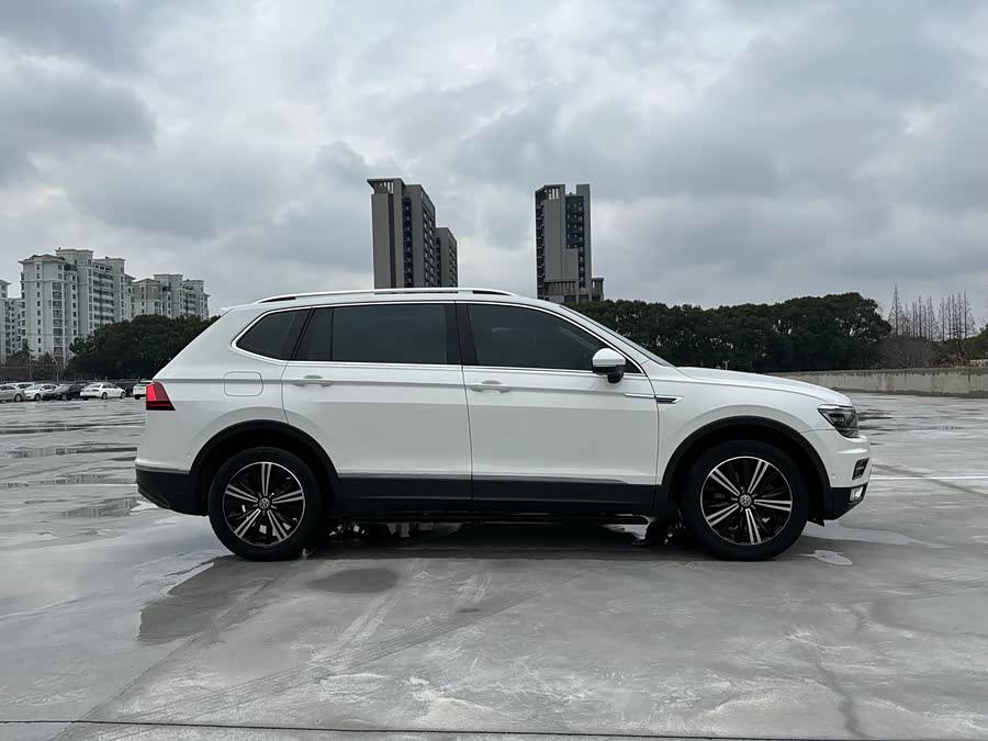 Volkswagen Tiguan L 2017 car image #5