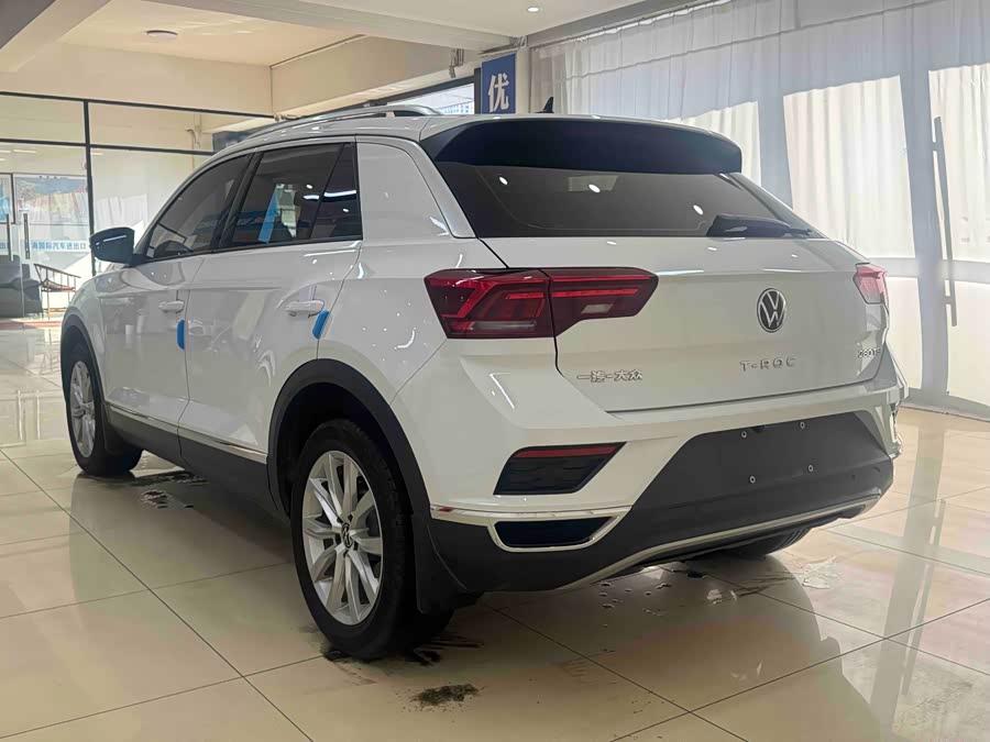 Volkswagen T-Roc 2021 car image #5
