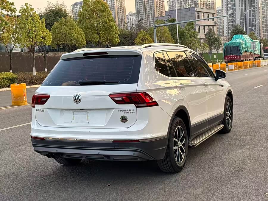 Volkswagen Tiguan L 2018 car image #5