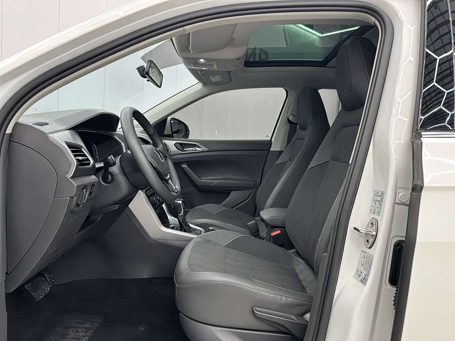 Volkswagen T-Cross 2021 #5 Volkswagen T-Cross 2021 car image #5