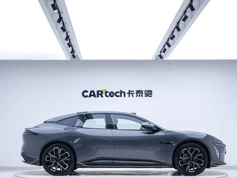 Avatr 06 2025 car image #5