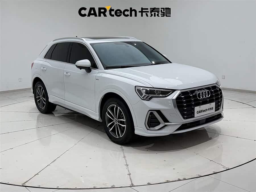Audi Q3 2022 car image #5