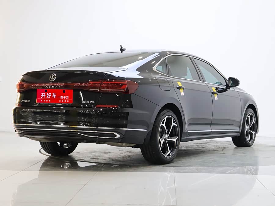 Volkswagen Passat 2025 car image #5