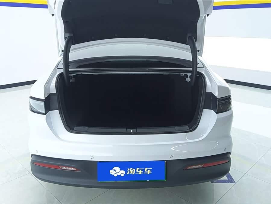 BYD Seal 05 DM-i 2025 immagine di auto #5