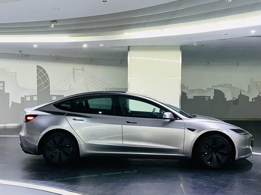 特斯拉 Model 3 2025 汽车图片 #5