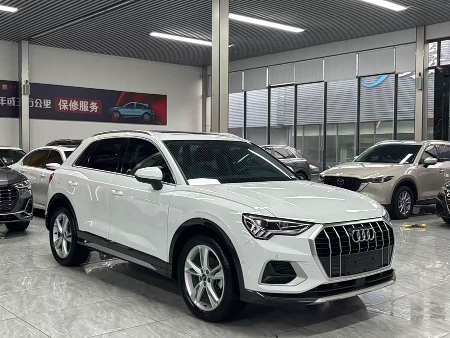 Audi Q3 2021 car image #5