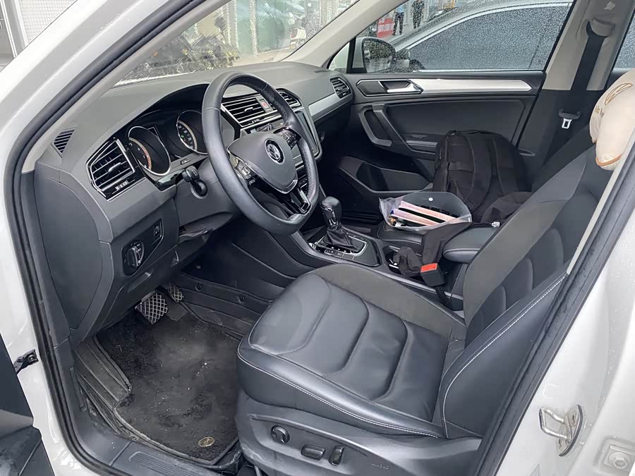 Volkswagen Tiguan L 2020 immagine di auto #5