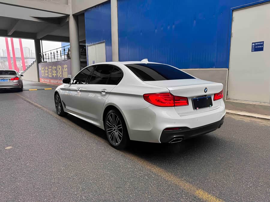 BMW 5 Series 2018 imagem de carro #5