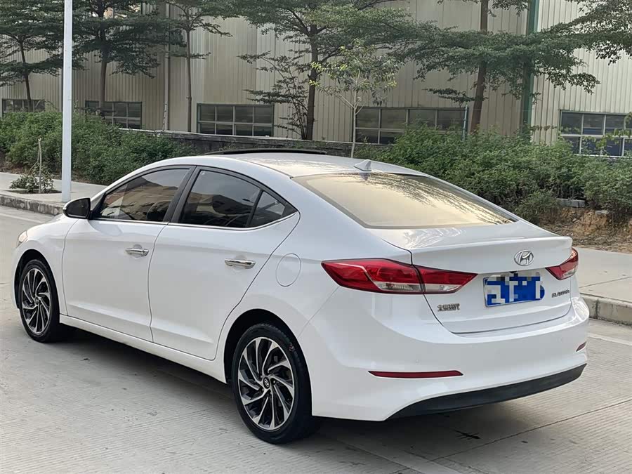 Hyundai Elantra AD 2020 immagine di auto #5