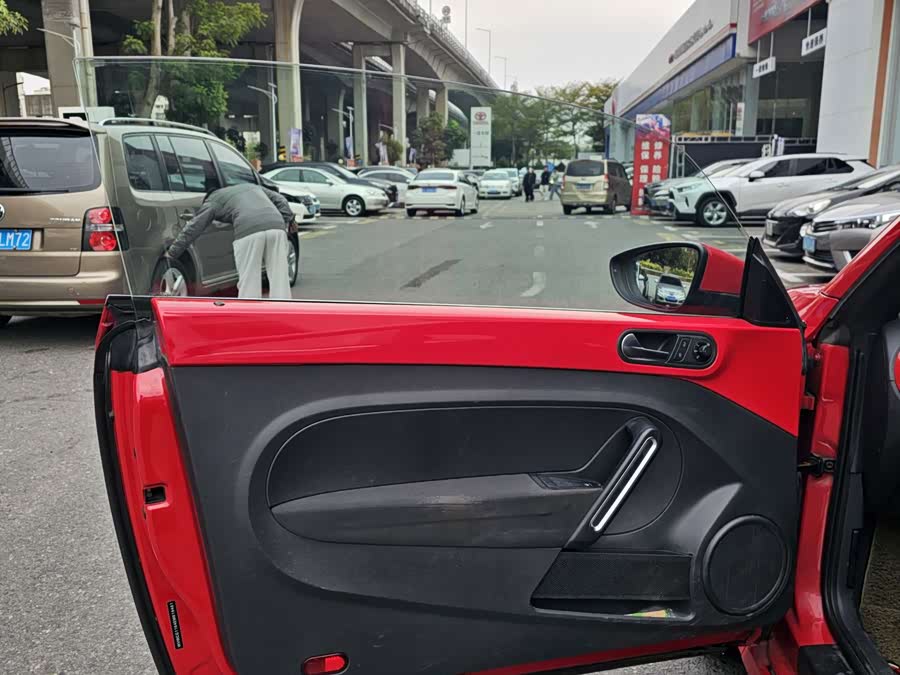 Volkswagen Beetle 2013 immagine di auto #5