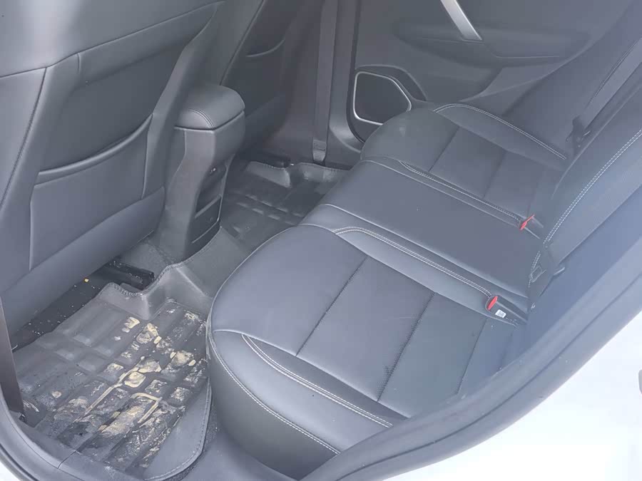 GEELY Coolray 2026 car image #5