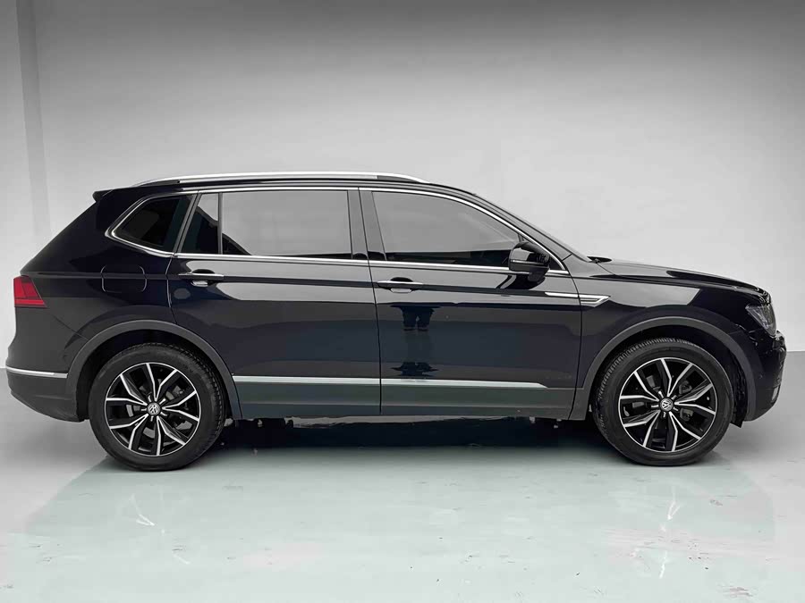 Volkswagen Tiguan L 2019 #5 Volkswagen Tiguan L 2019 car image #5