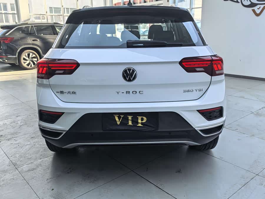 Volkswagen T-Roc 2023 car image #5