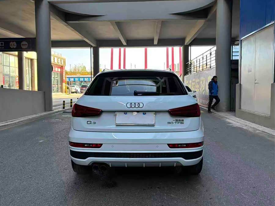 Audi Q3 2019 immagine di auto #5