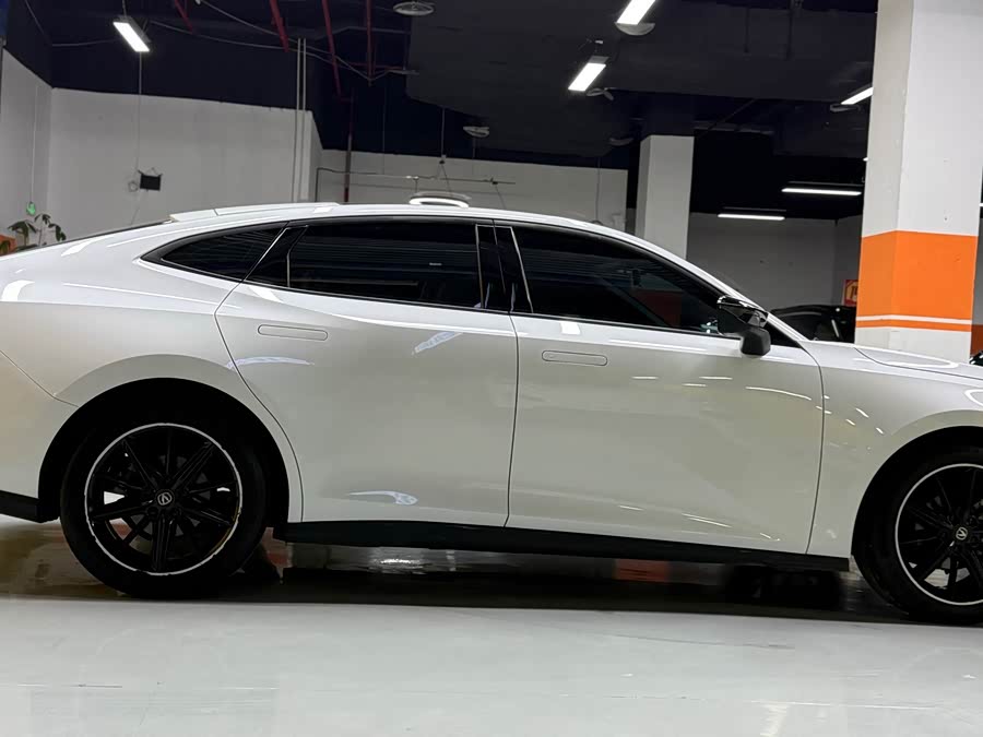 Changan UNI-V 2023 صورة سيارة #5