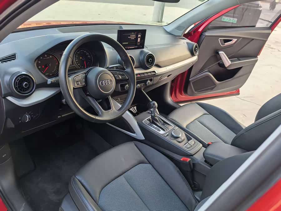 Audi Q2L 2019 car image #5