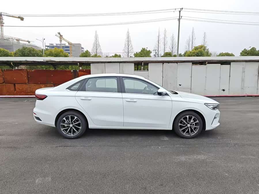 Emgrand 2021 car image #5