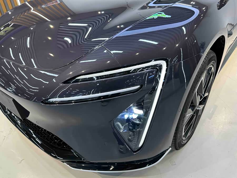 Avatr 06 2025 car image #5