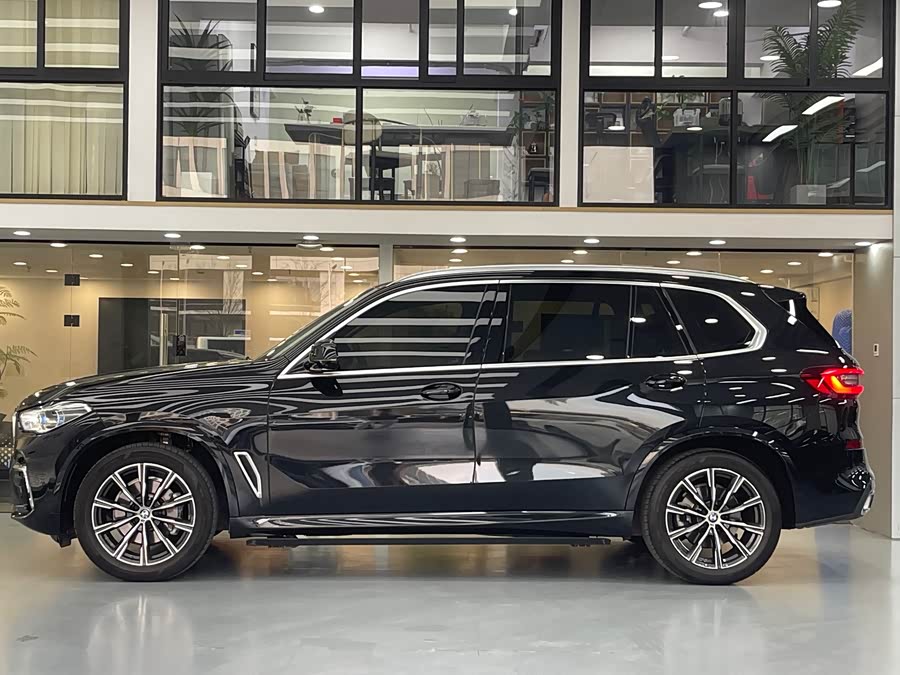 BMW X5 2023 imagem de carro #5