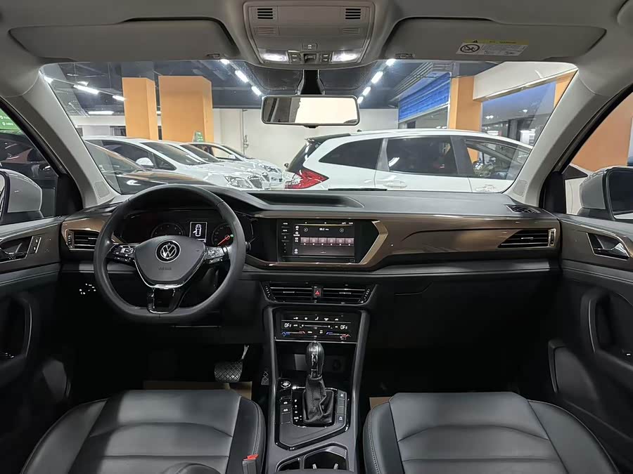 Volkswagen Tharu 2021 car image #5
