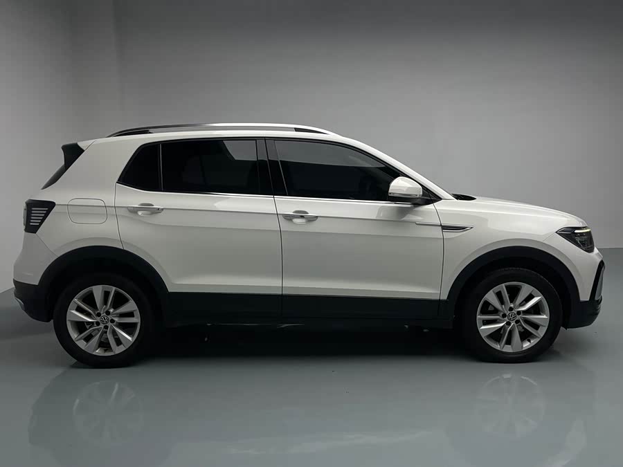 Volkswagen Passat 2023 car image #5