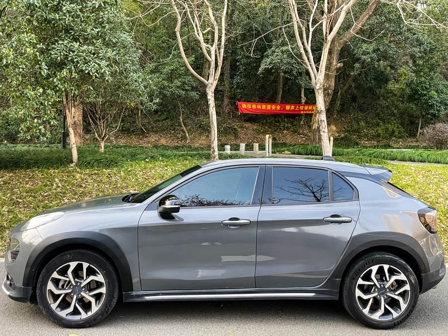 Lynk & Co 02 2019 #5 Lynk & Co 02 2019 car image #5