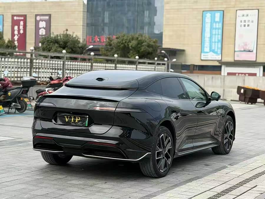 Avatr 06 2025 car image #5