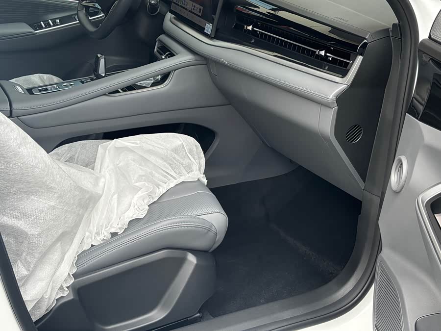 GEELY Boyue 2026 image de voiture #5