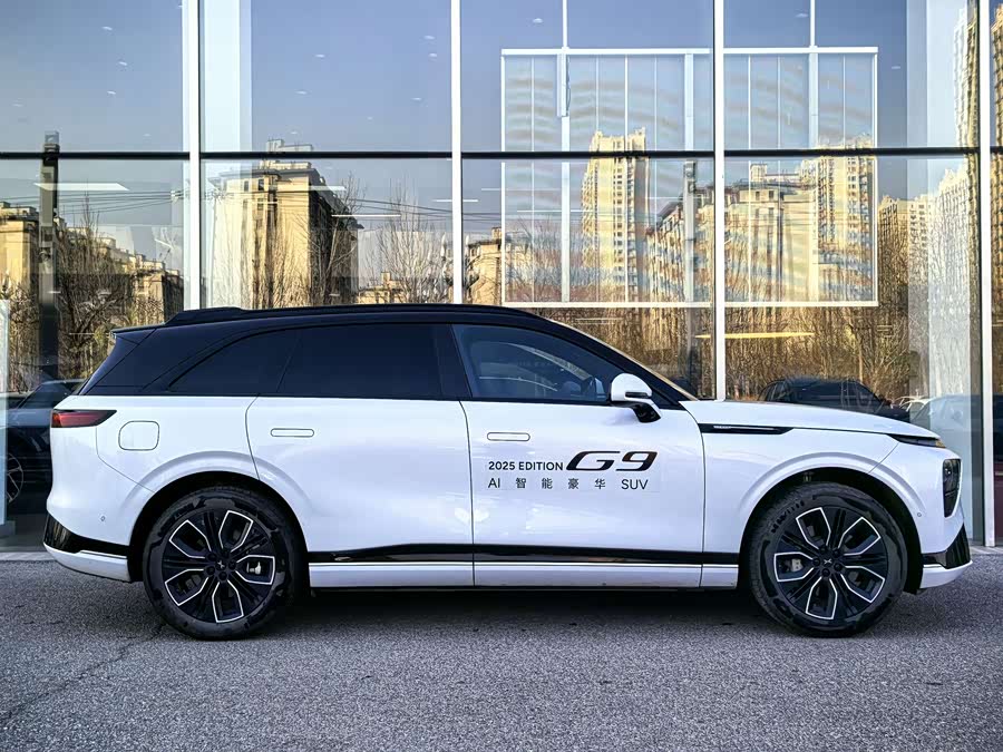 Xpeng G9 2025 صورة سيارة #5