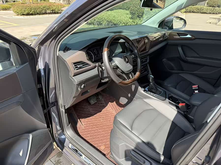 Volkswagen Tharu 2021 car image #5