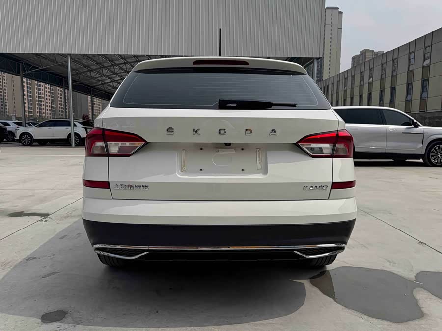 Skoda Kamiq 2022 imagen de coche #5