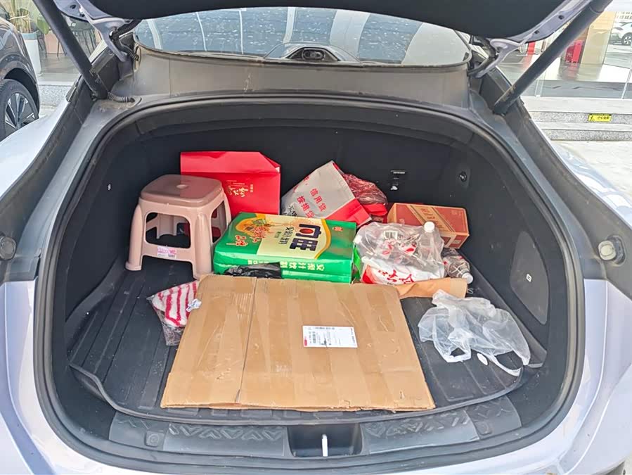 Avatr 06 2025 car image #5