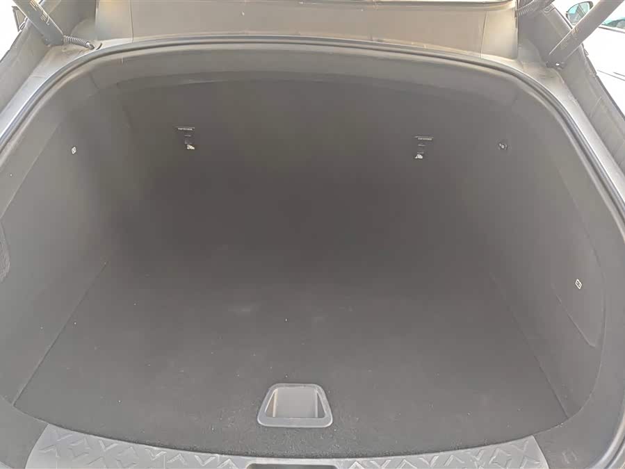 Avatr 06 2025 car image #5