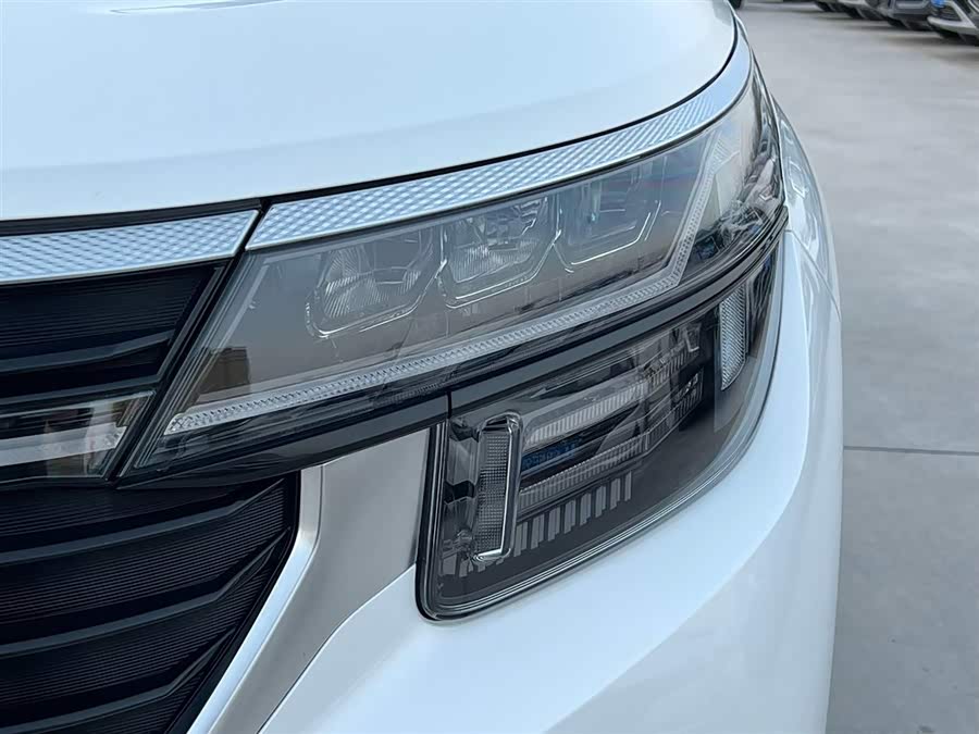 Kia Seltos 2023 imagen de coche #5