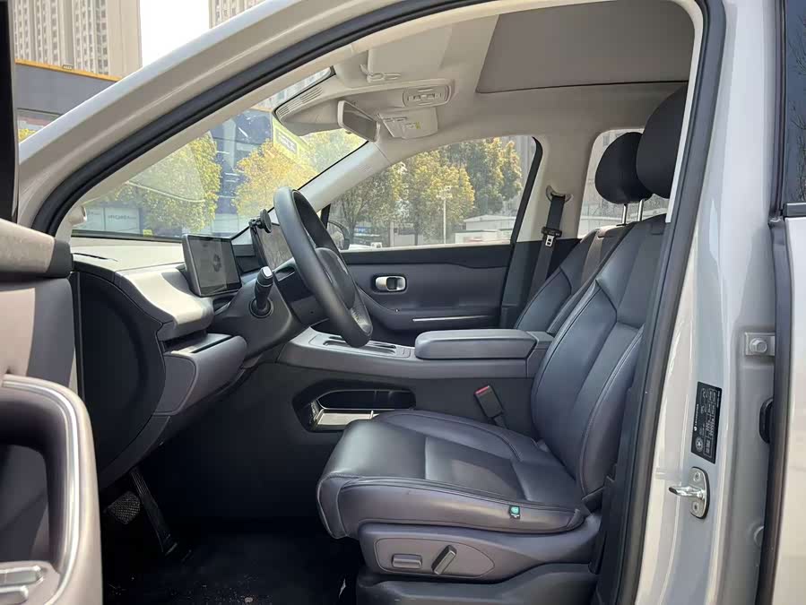 零跑汽车 零跑C10 2024 汽车图片 #5