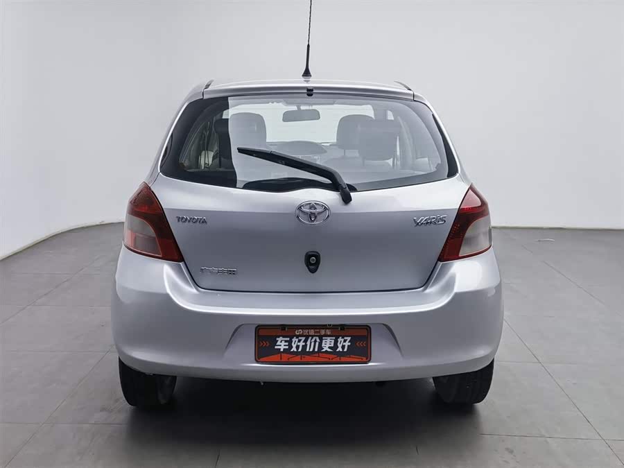 Toyota Yaris 2013 car image #5