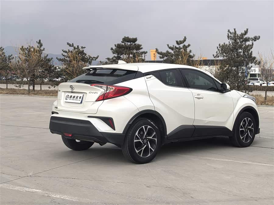 Toyota C-HR 2020 car image #5