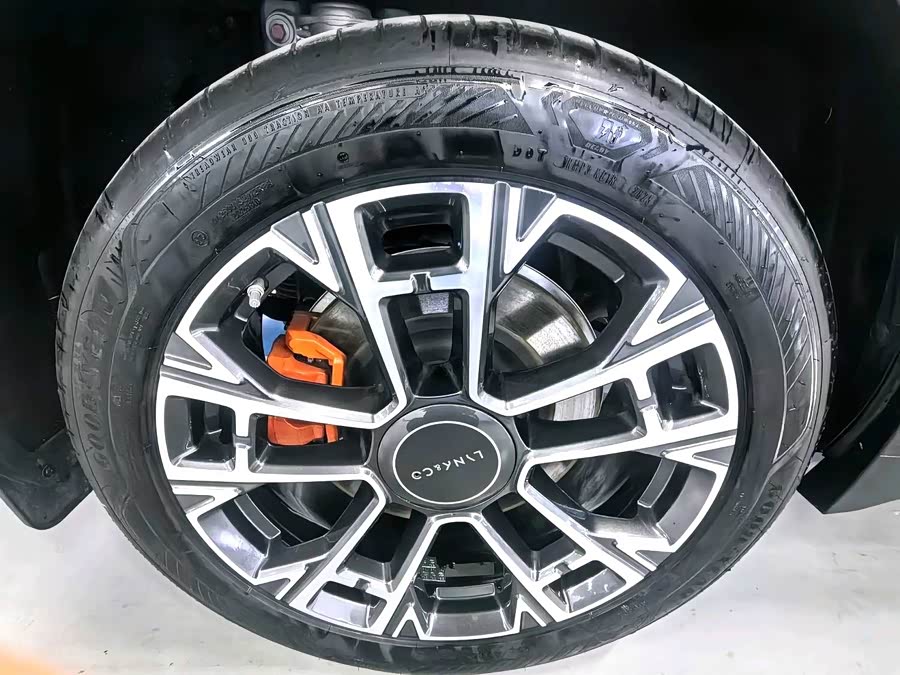 Lynk & Co 900 2025 car image #5