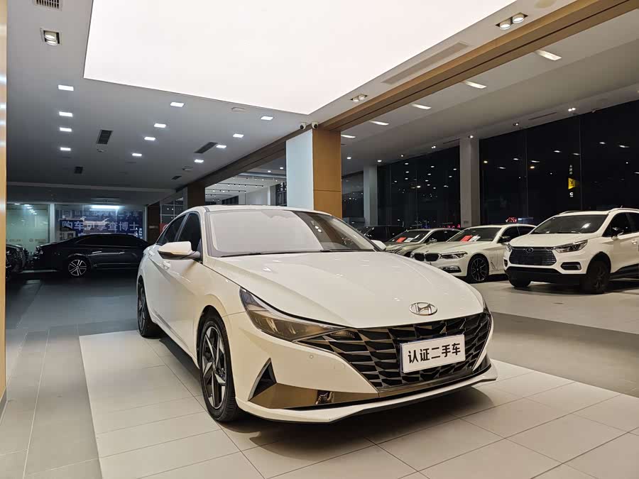 Hyundai Elantra 2023 immagine di auto #5