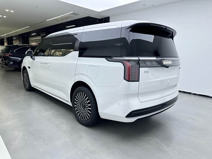 Zeekr 7X 2024 car image #5