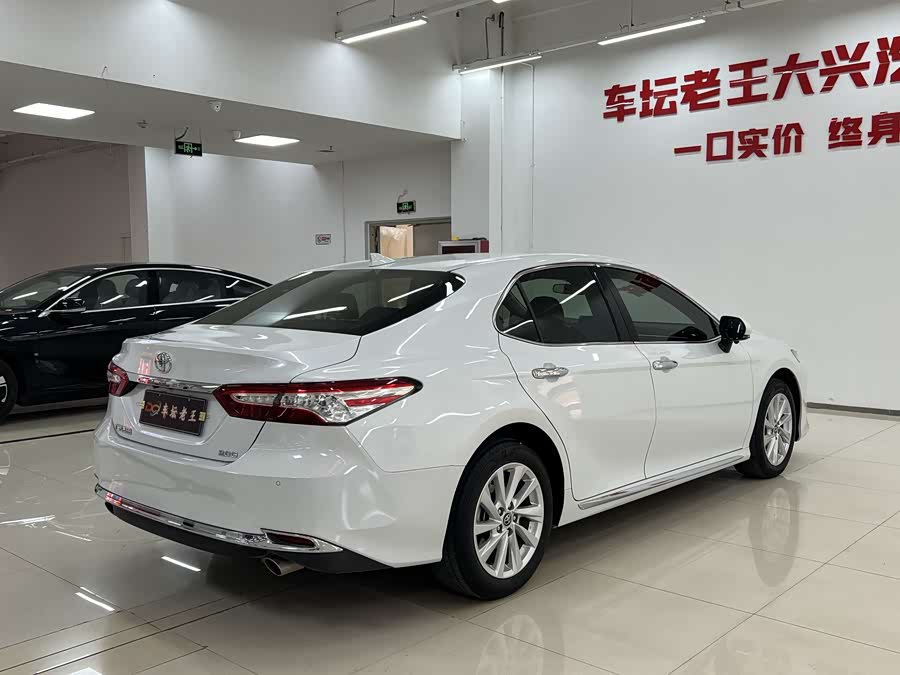 Toyota Camry 2023 car image #5
