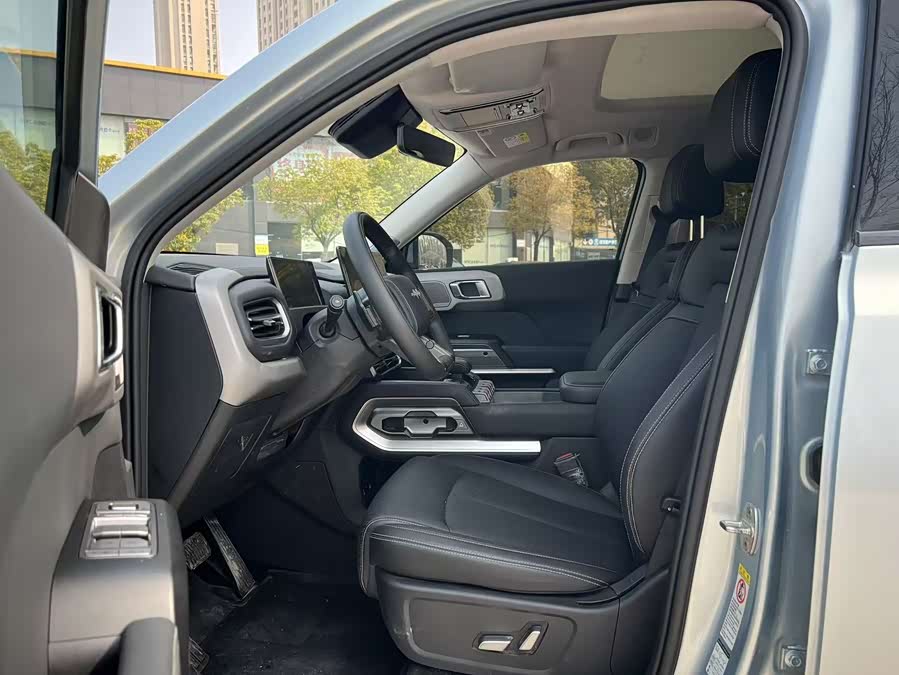 FangChengBao Tiger 3 2025 car image #5