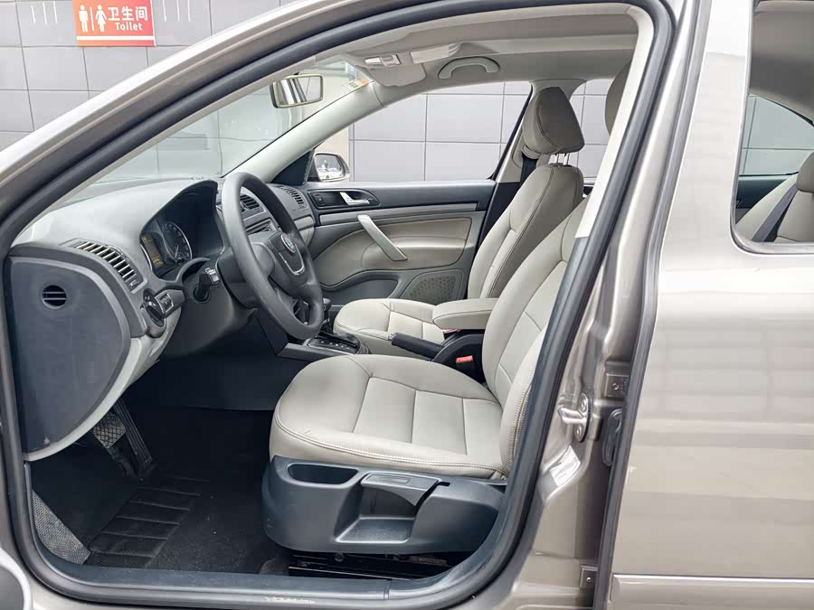 Skoda Octavia 2012 car image #5