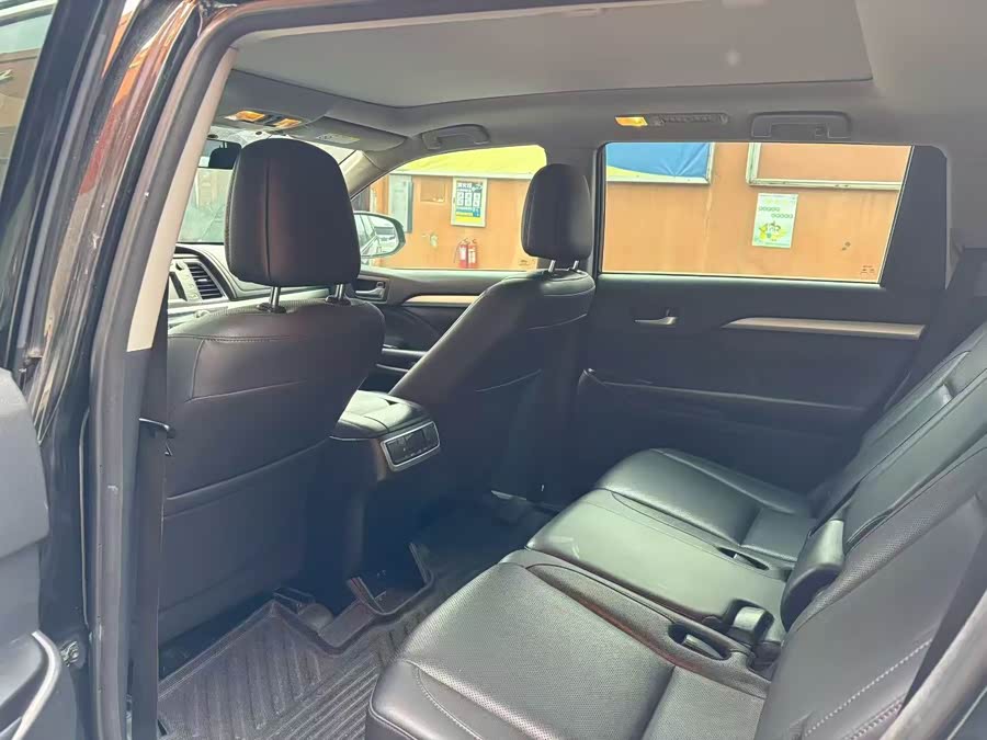 Toyota Highlander 2018 #5 Toyota Highlander 2018 car image #5